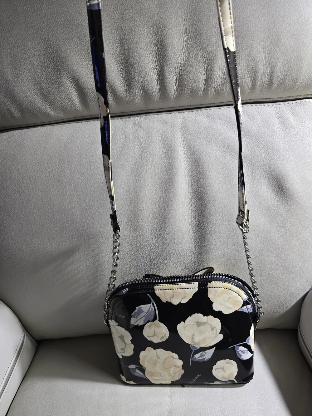 Floral EUC Patent Crossbody Bag in Black and Cream w/ A Bow 9x8x3.75